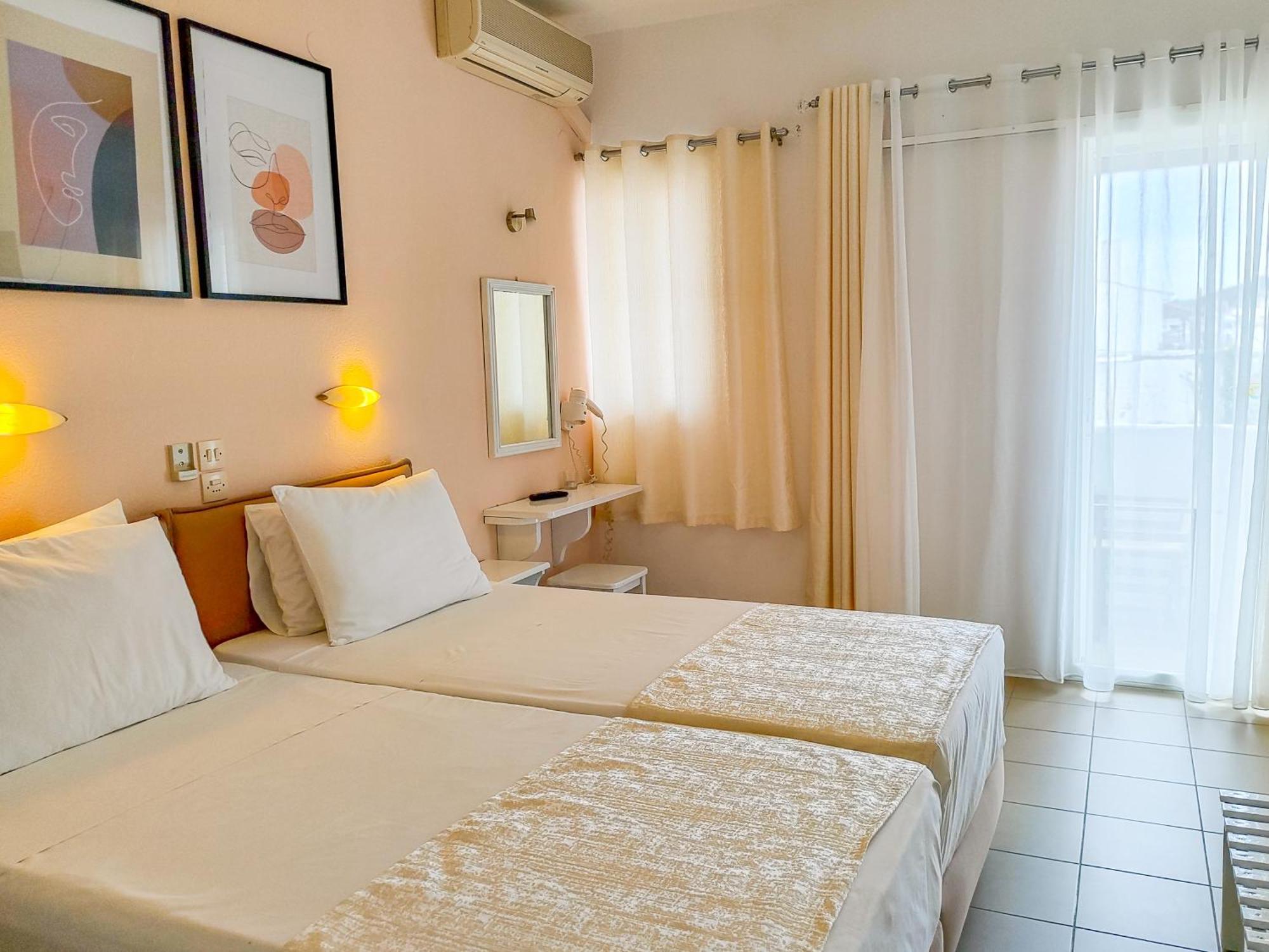 Al Mar Hotel สเกียธอสทาวน์ ภายนอก รูปภาพ